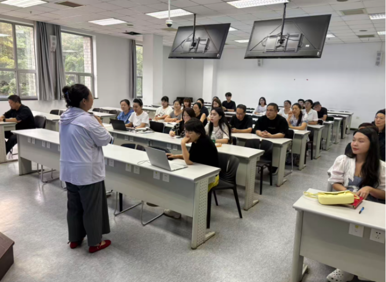 马克思主义学院党委召开树立和践行正确政绩观学习教育总结会议